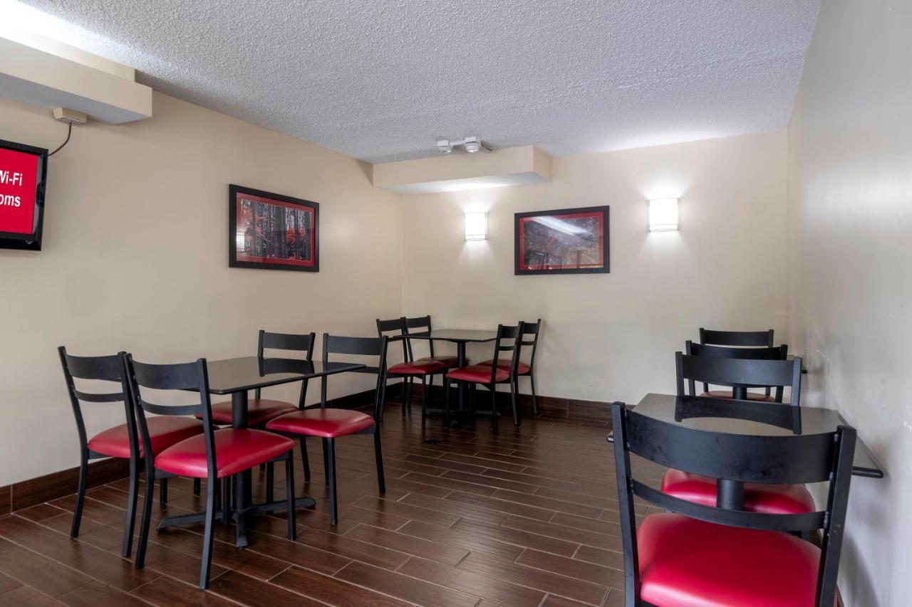 Red Roof Inn Шарлотсвилл Экстерьер фото
