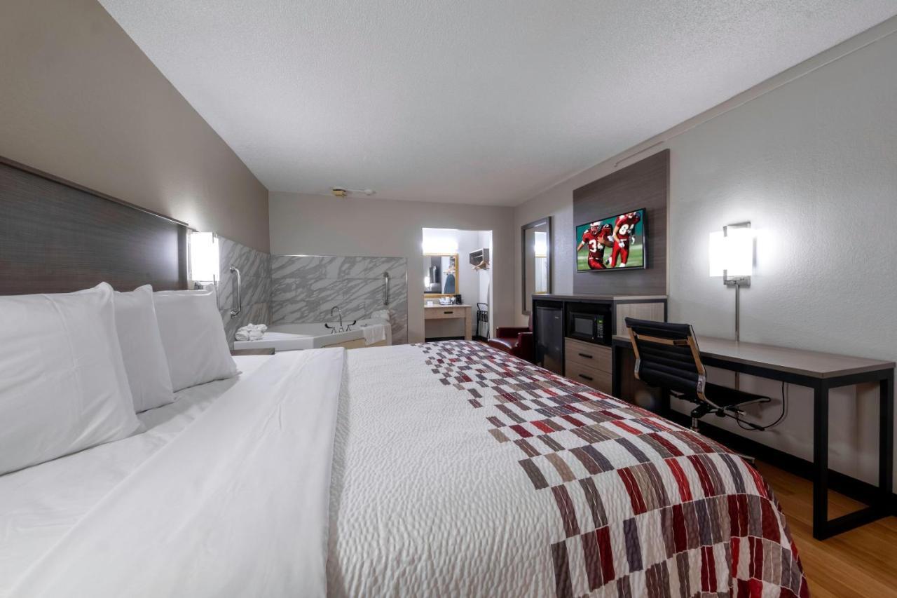 Red Roof Inn Шарлотсвилл Экстерьер фото
